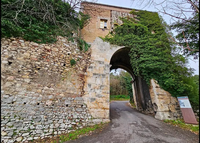 فندق مبيت وإفطار Narnia E La Rocca Di Albornoz 4*